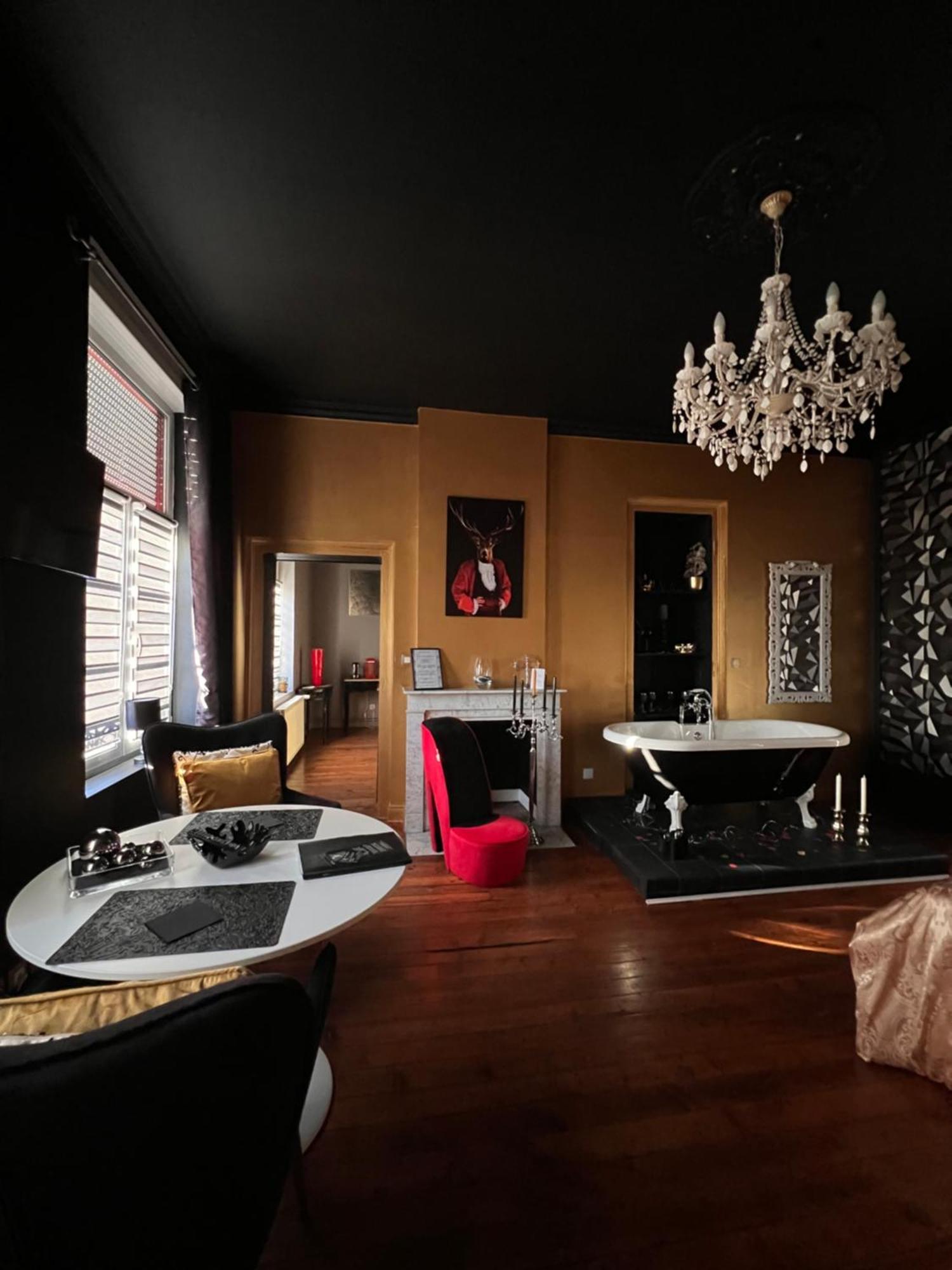 Bed and Breakfast Domaine Des Anges Avesnes-sur-Helpe Exterior foto