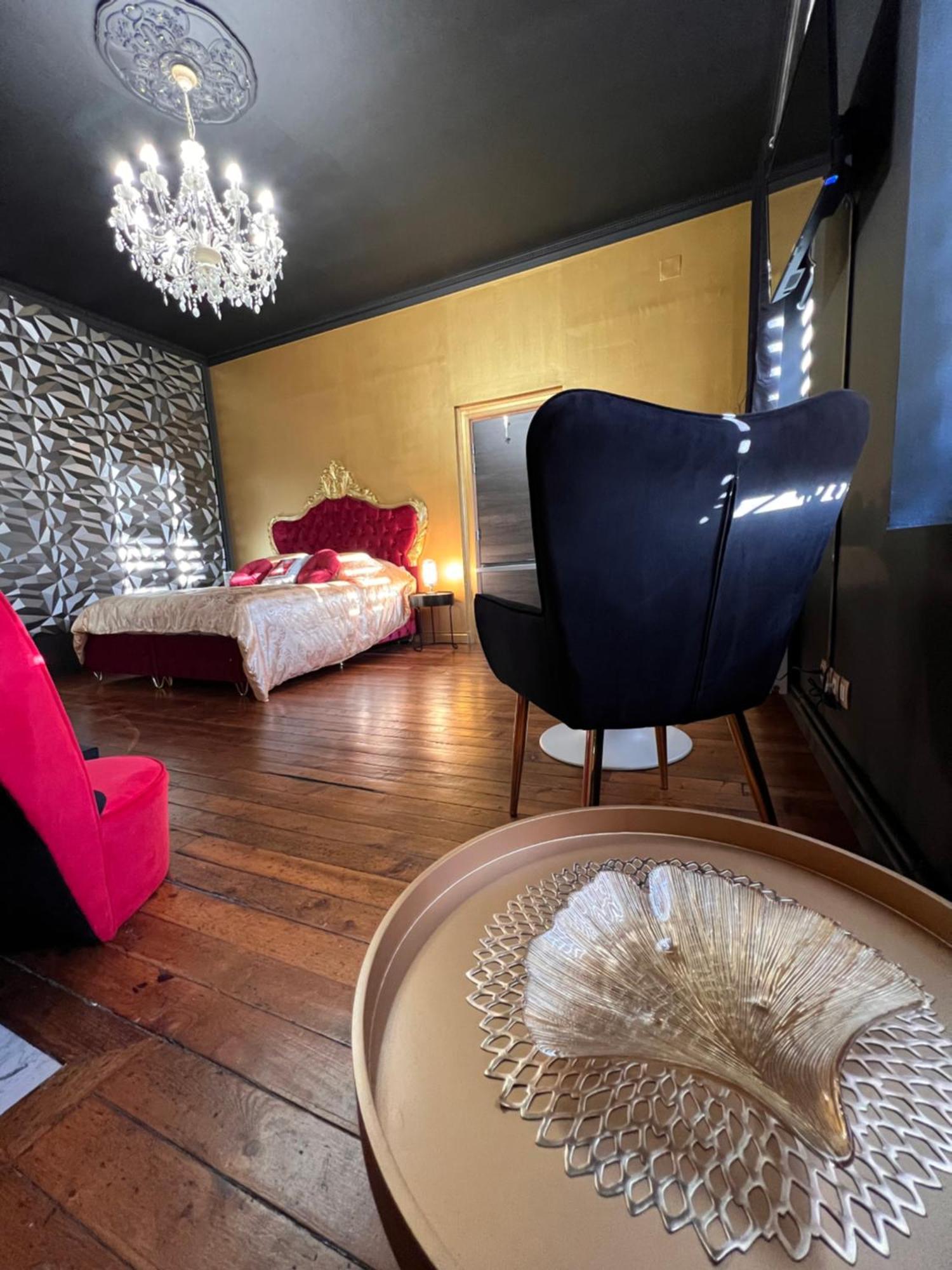 Bed and Breakfast Domaine Des Anges Avesnes-sur-Helpe Exterior foto