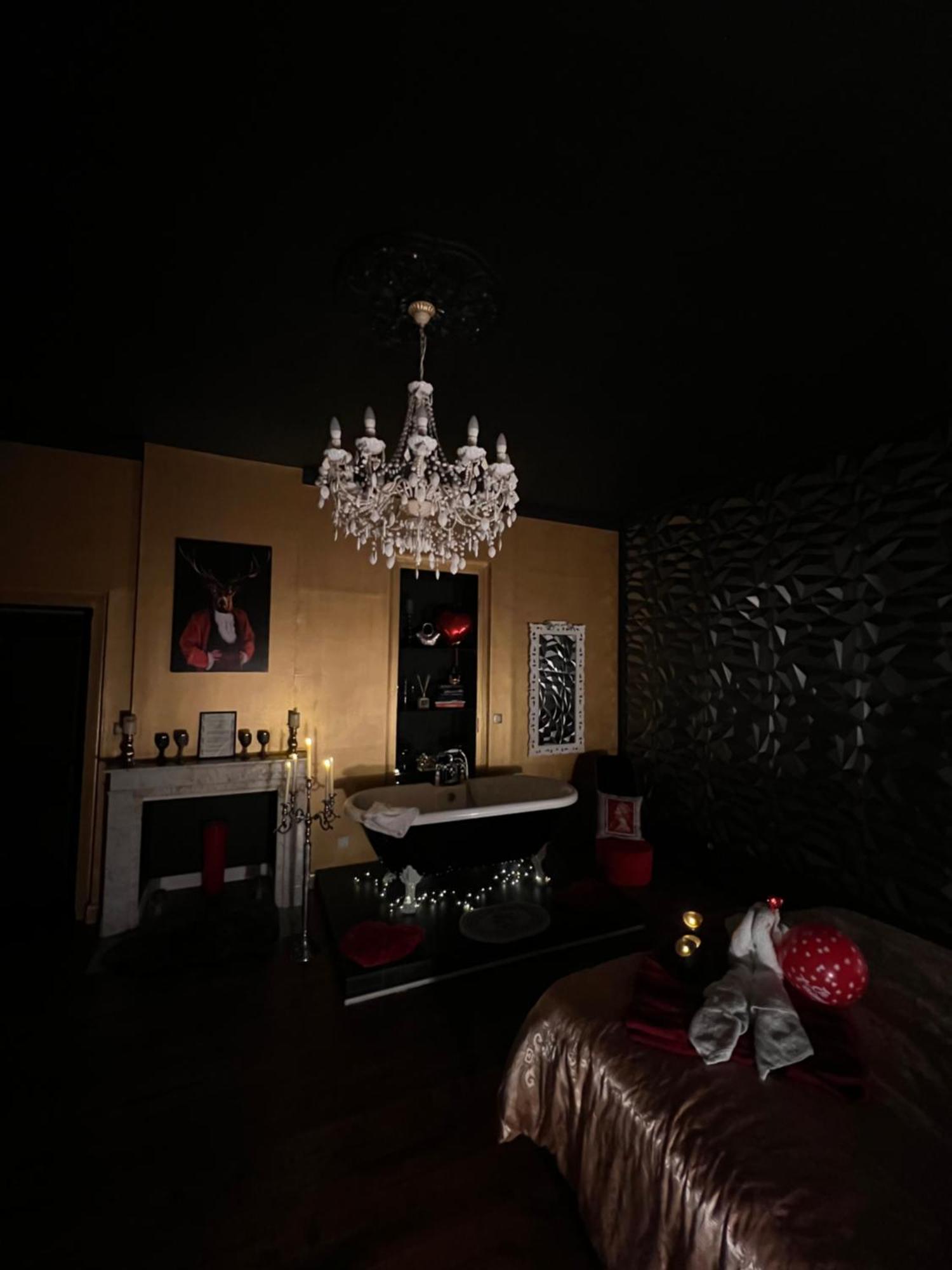 Bed and Breakfast Domaine Des Anges Avesnes-sur-Helpe Exterior foto
