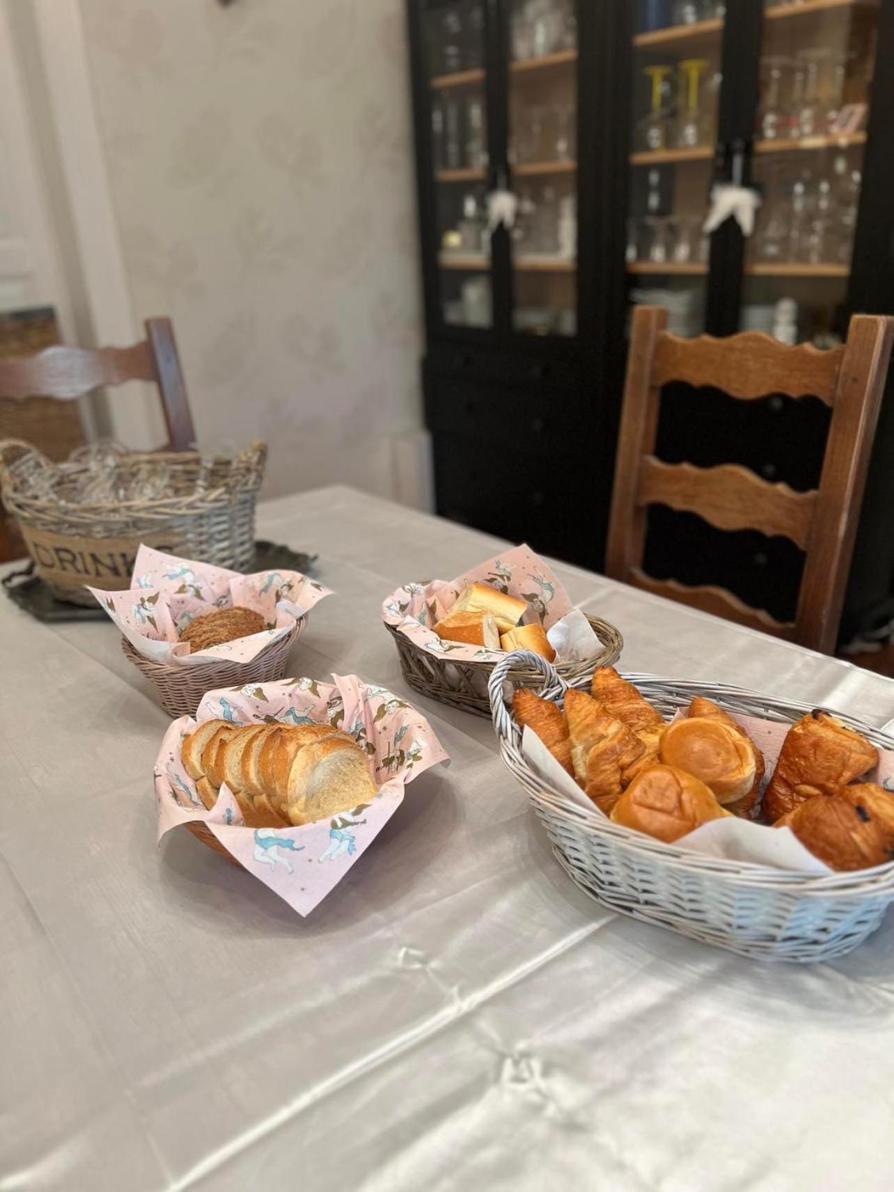 Bed and Breakfast Domaine Des Anges Avesnes-sur-Helpe Exterior foto